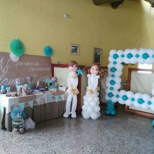 Decoración con globos para comunión